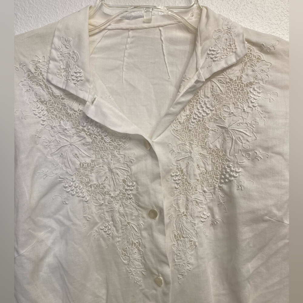 Vintage White Lace Embroidered Women's Blouse, Top, Cut Out Retro Small - Picture 2 of 8